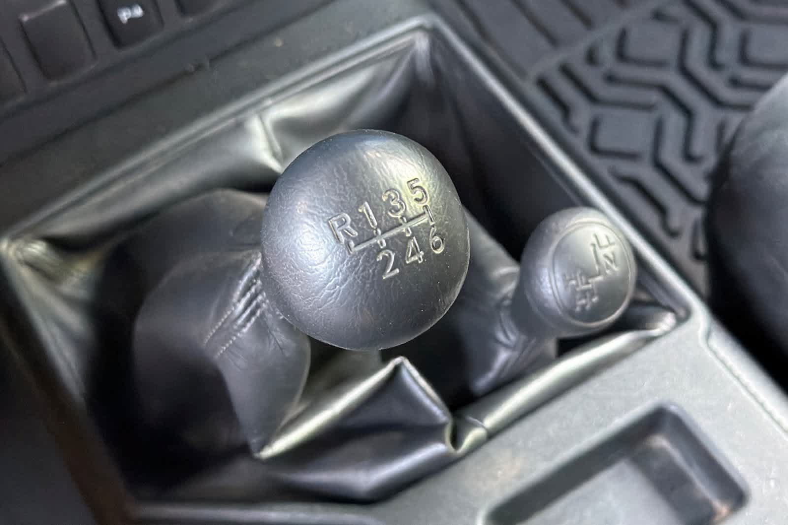 Used 2007 Toyota FJ Cruiser 4WD image 22