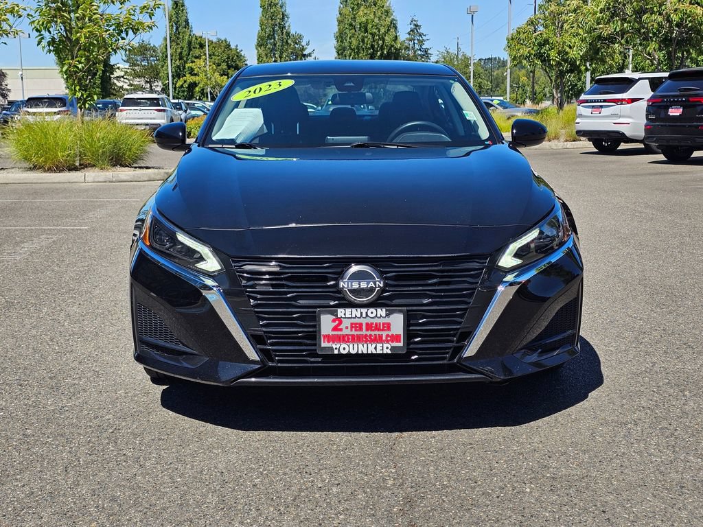 Used 2023 Nissan Altima 2.5 SV AWD/4WD image 2
