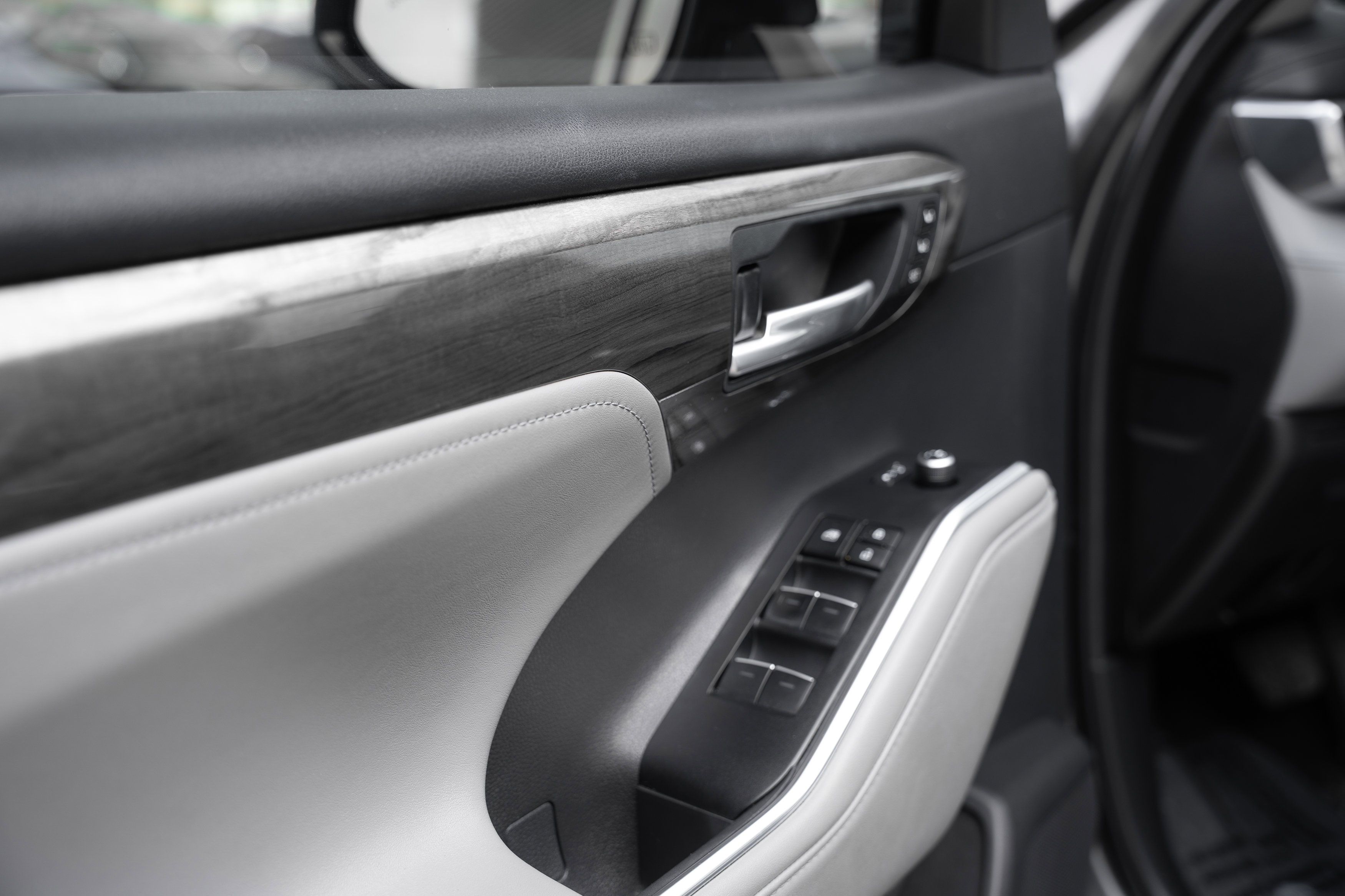 Used 2023 Toyota Highlander Limited image 21