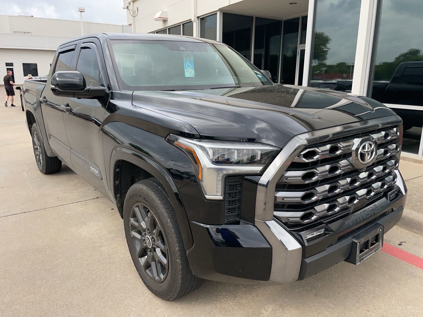 Used 2024 Toyota Tundra Platinum AWD/4WD image 3