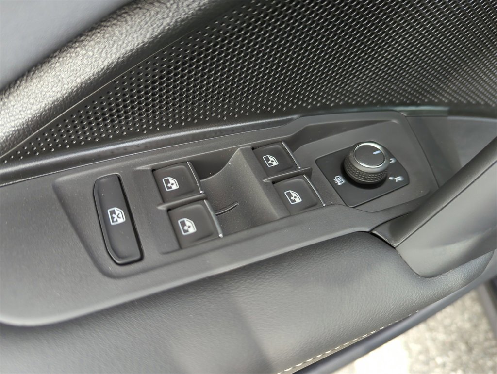 New 2026 Volkswagen Tiguan SE image 31