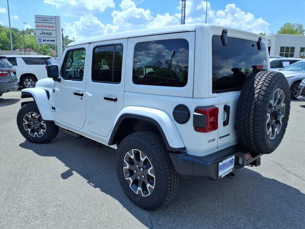 New 2026 Jeep Wrangler Unlimited Sahara AWD/4WD image 6