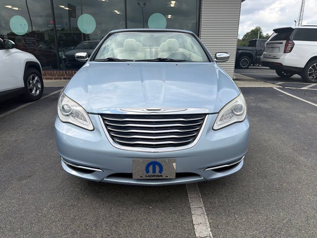 Used 2014 Chrysler 200 Limited FWD image 3
