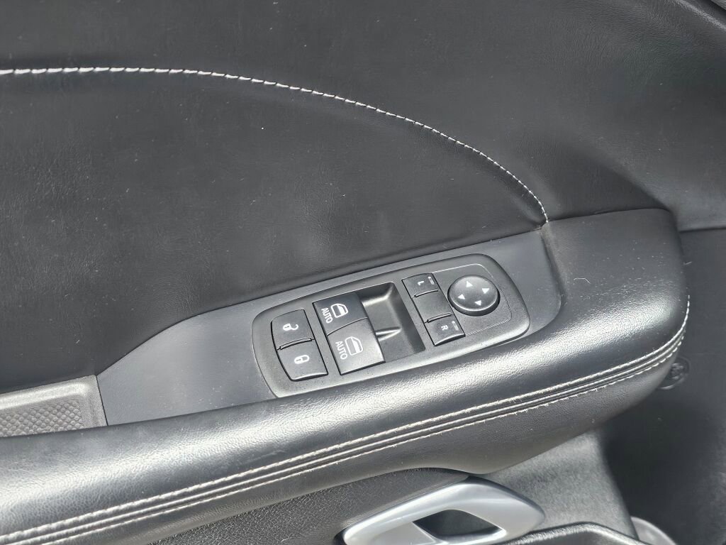 Used 2015 Dodge Challenger R/T Plus image 20