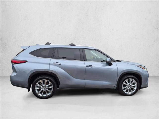 Used 2021 Toyota Highlander Limited AWD/4WD image 4