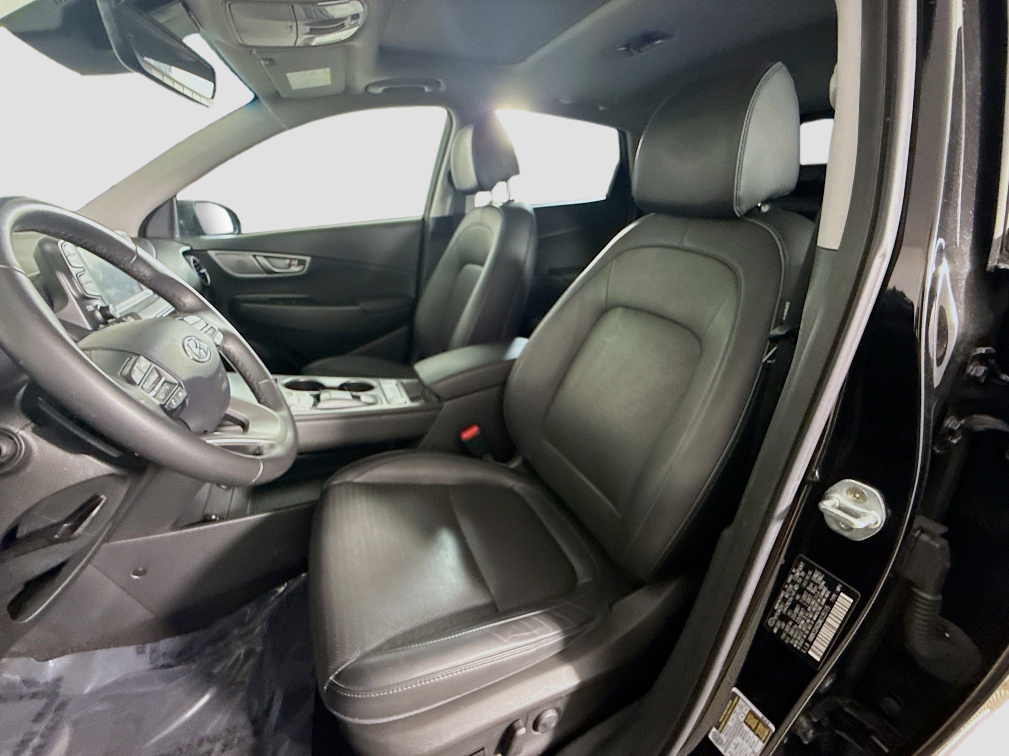 Used 2021 Hyundai Kona Limited w/ Cargo Package image 22