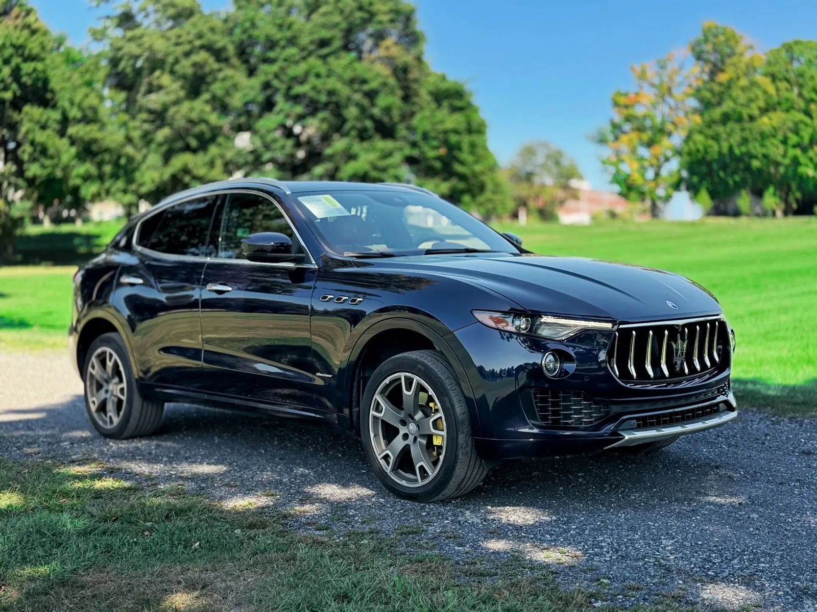 Used 2018 Maserati Levante GranLusso AWD/4WD image 2