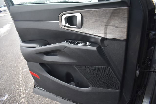 Used 2021 Kia Sorento EX image 30