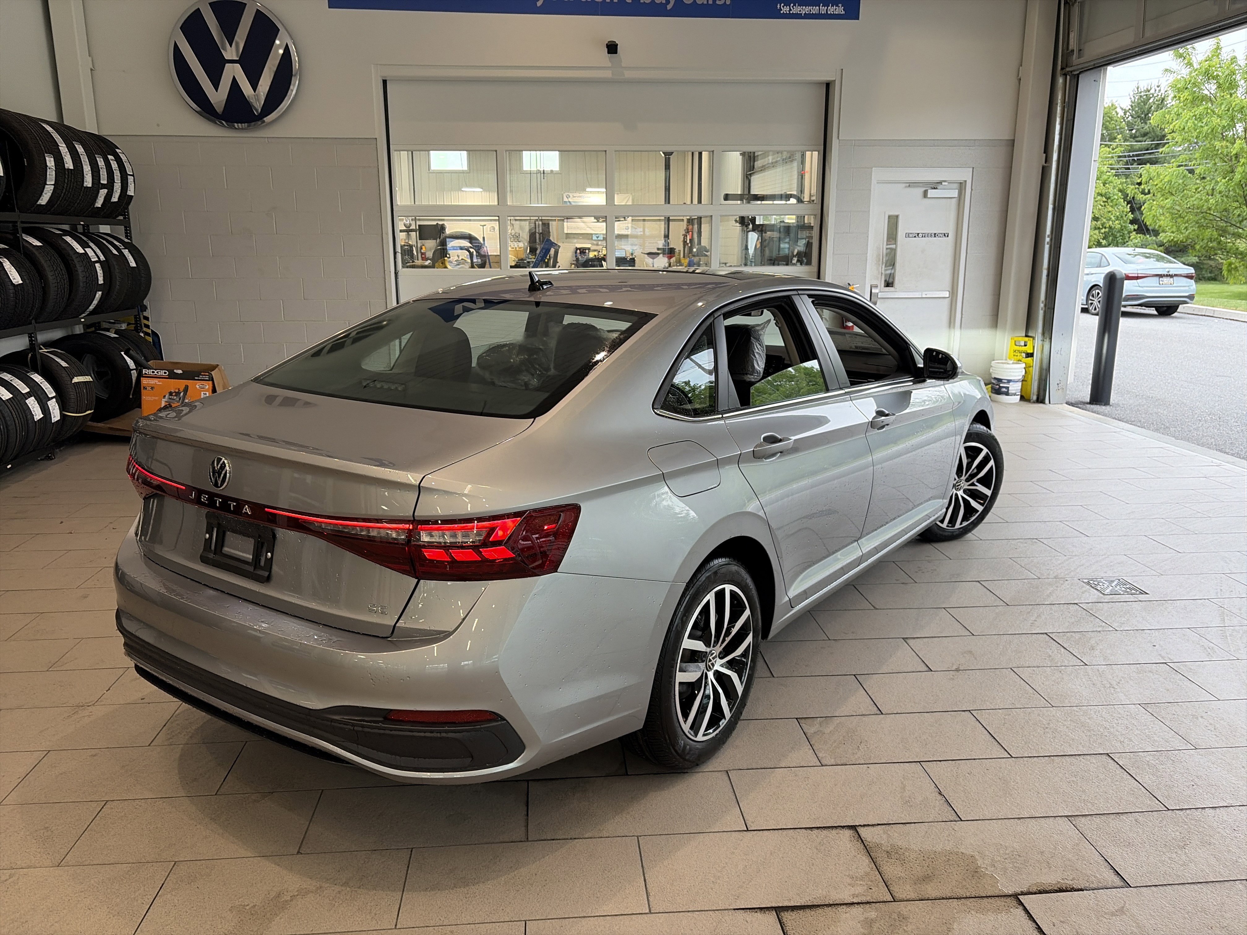 New 2026 Volkswagen Jetta SE FWD image 4