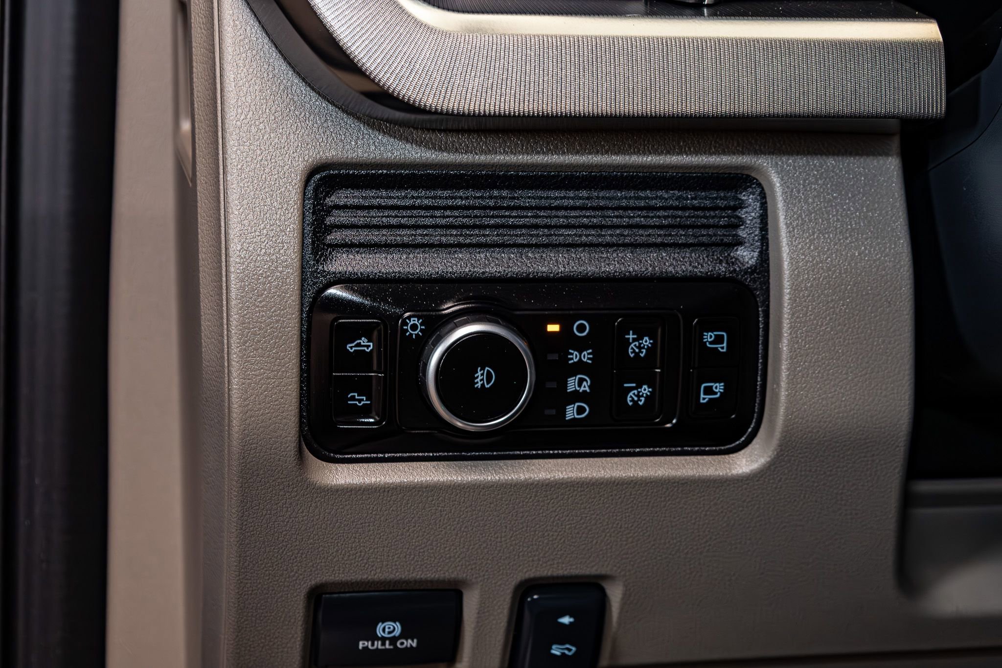 Used 2026 Ford F350 Platinum w/ Platinum Plus Package image 18