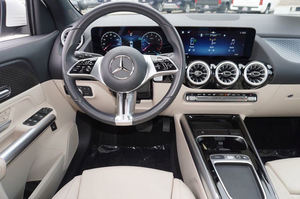 Used 2025 Mercedes-Benz GLA 250 image 12