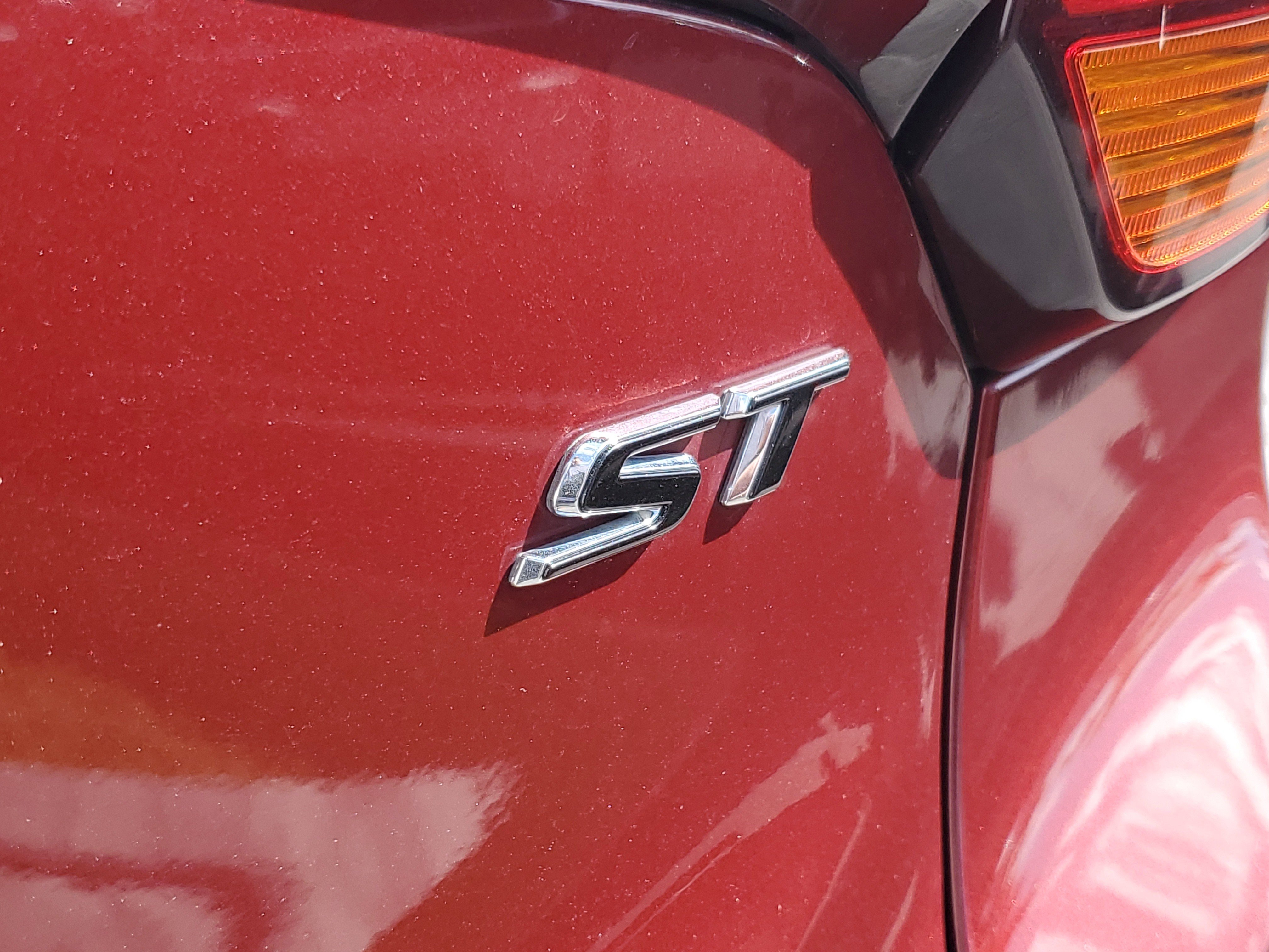 Used 2023 Buick Encore GX Select w/ Sport Touring Package FWD image 9