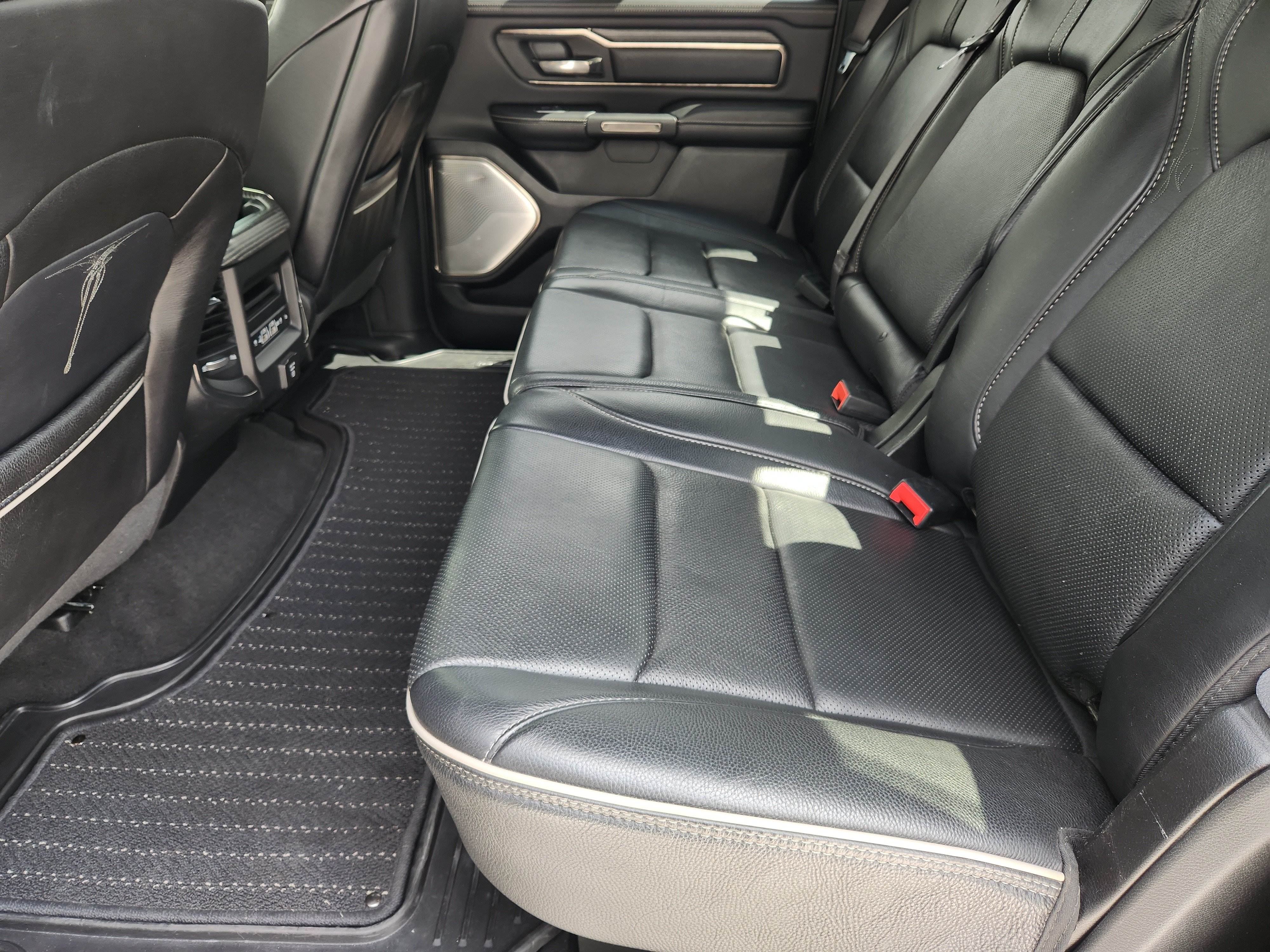 Used 2020 RAM 1500 Limited AWD/4WD image 33