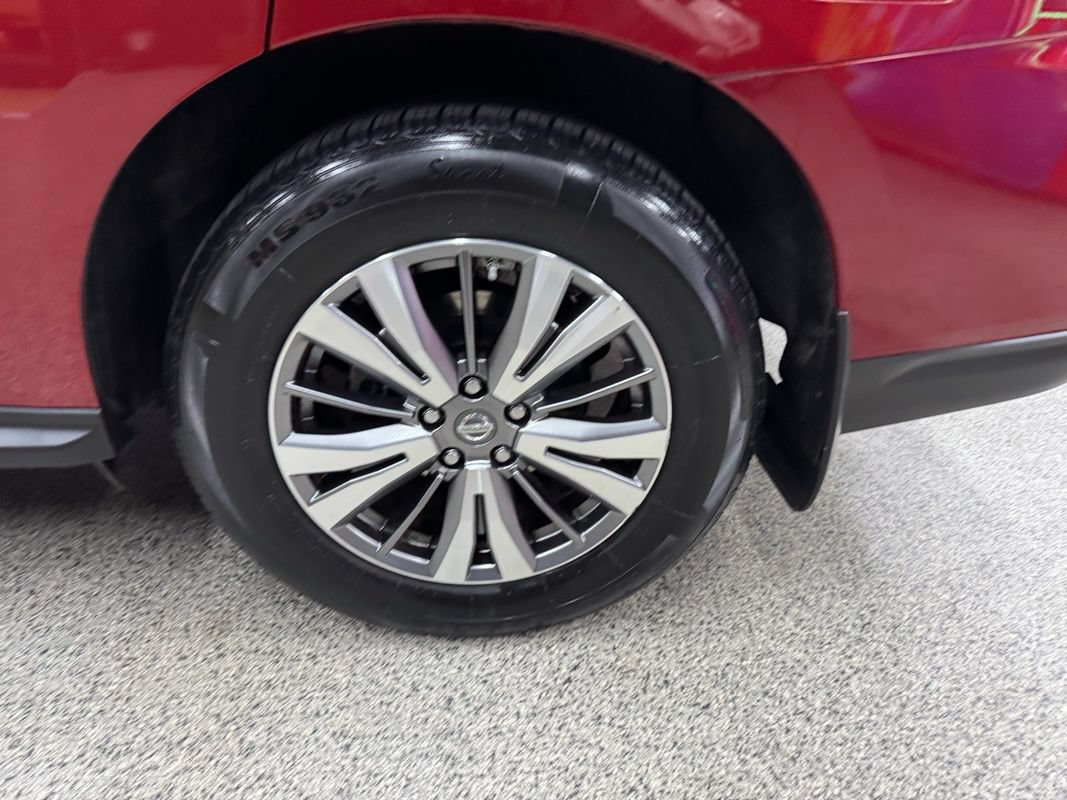 Used 2018 Nissan Pathfinder S AWD/4WD image 38