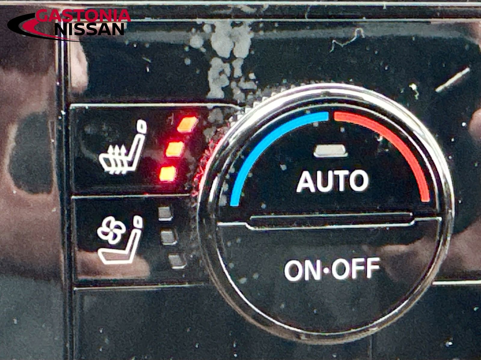 Used 2025 Nissan Pathfinder Platinum w/ Cargo Package image 27