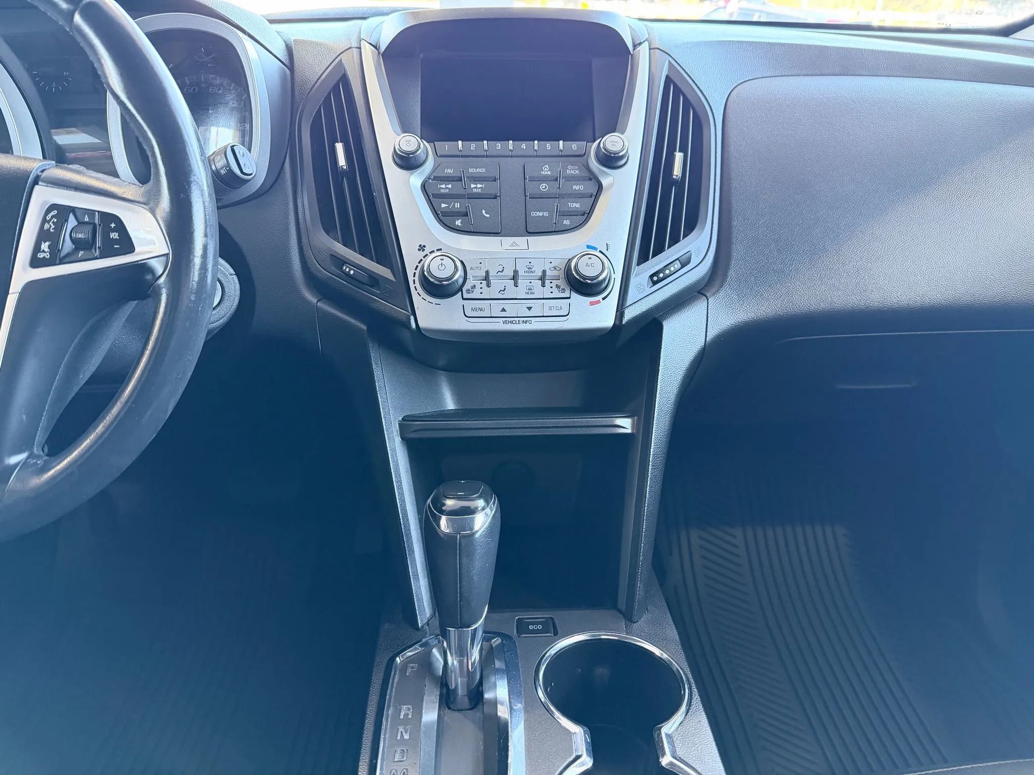 Used 2017 Chevrolet Equinox Premier w/ Enhanced Convenience Package image 23