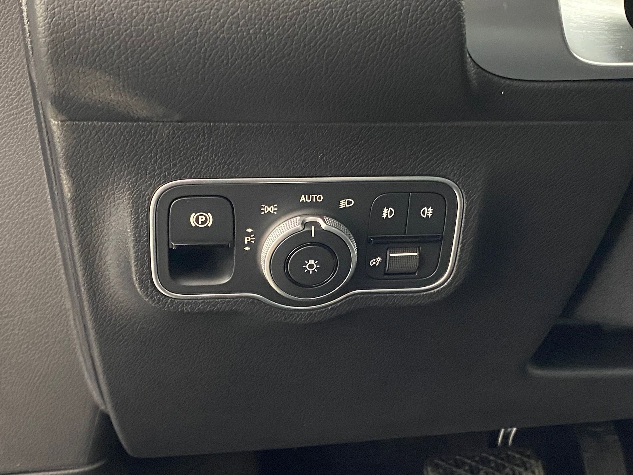 Used 2026 Mercedes-Benz GLB 250 4MATIC image 19