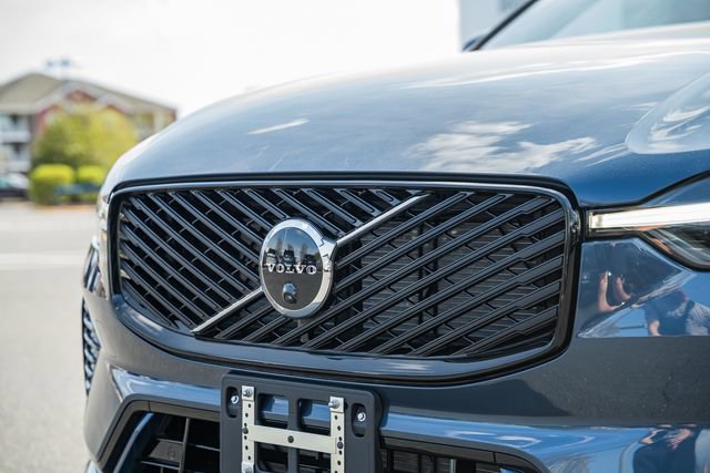 New 2026 Volvo XC60 B5 Plus w/ Climate Package image 12