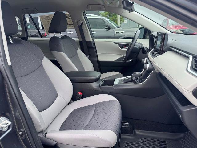 Used 2022 Toyota RAV4 XLE AWD/4WD image 19