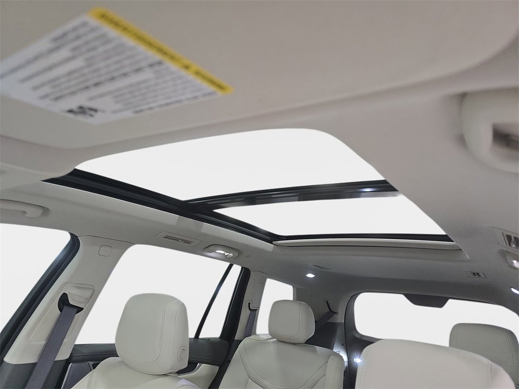 Used 2023 Cadillac XT6 Premium Luxury w/ Technology Package image 28