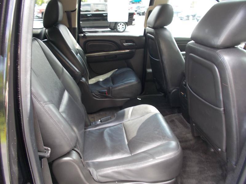 Used 2012 GMC Yukon XL Denali AWD/4WD image 23
