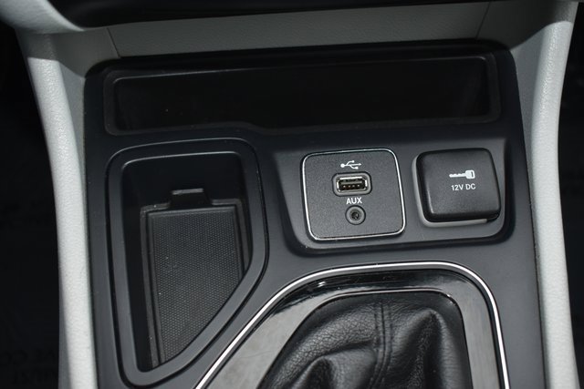 Used 2019 Jeep Cherokee Limited image 30