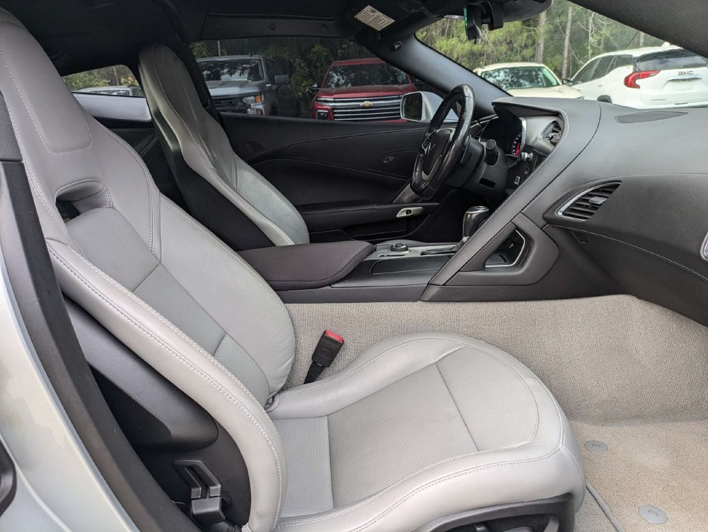 Used 2018 Chevrolet Corvette Stingray Coupe w/ 1LT RWD image 13
