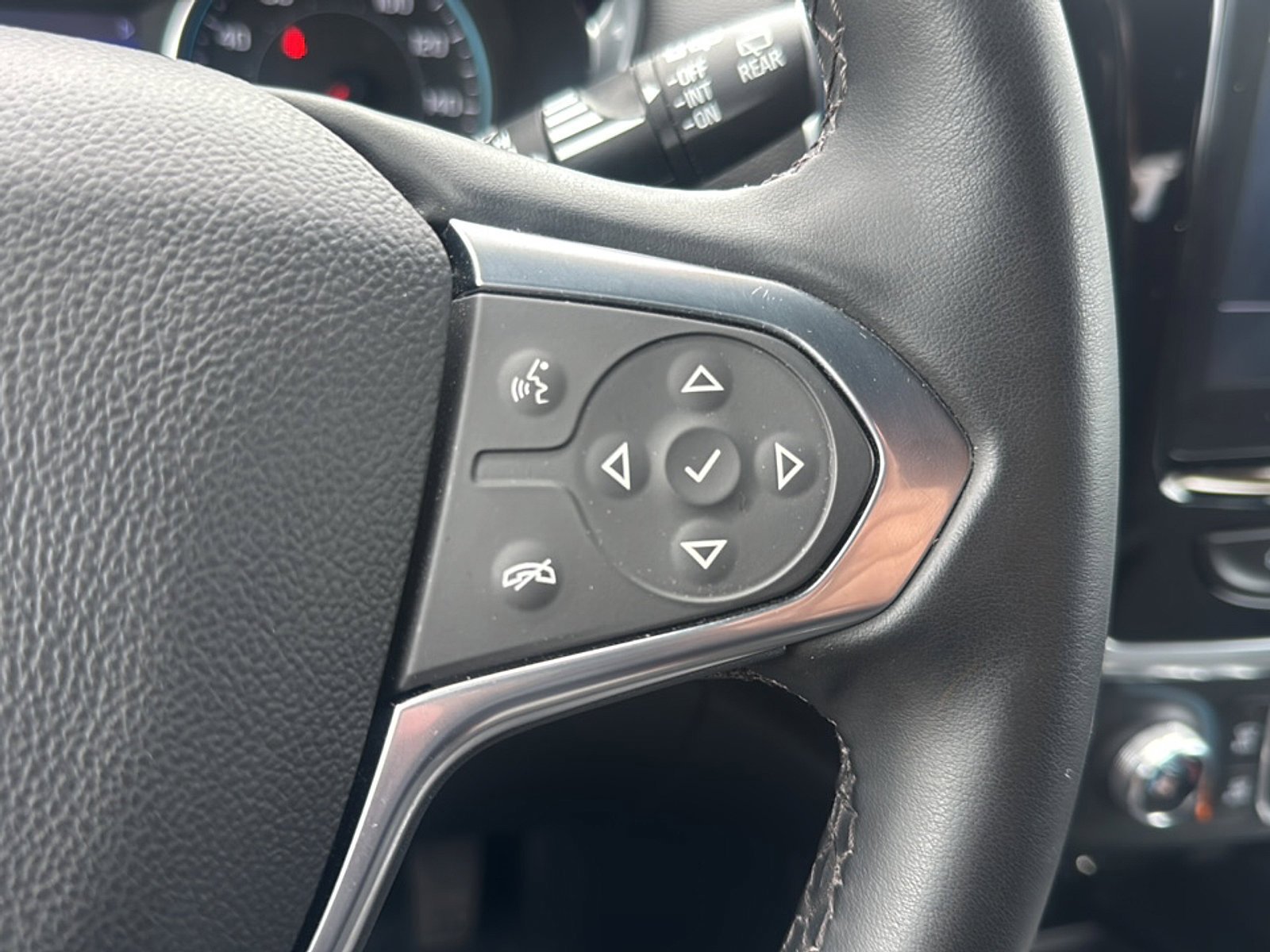 Certified 2023 Chevrolet Traverse LT AWD/4WD image 35