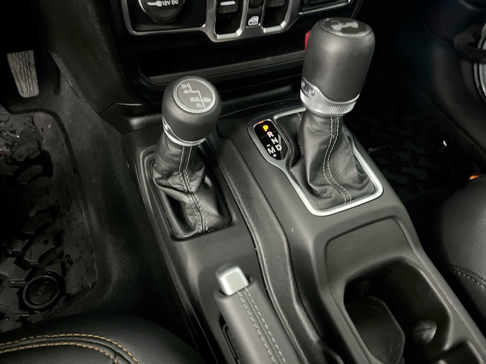 Used 2024 Jeep Wrangler Sahara w/ Technology Group image 26