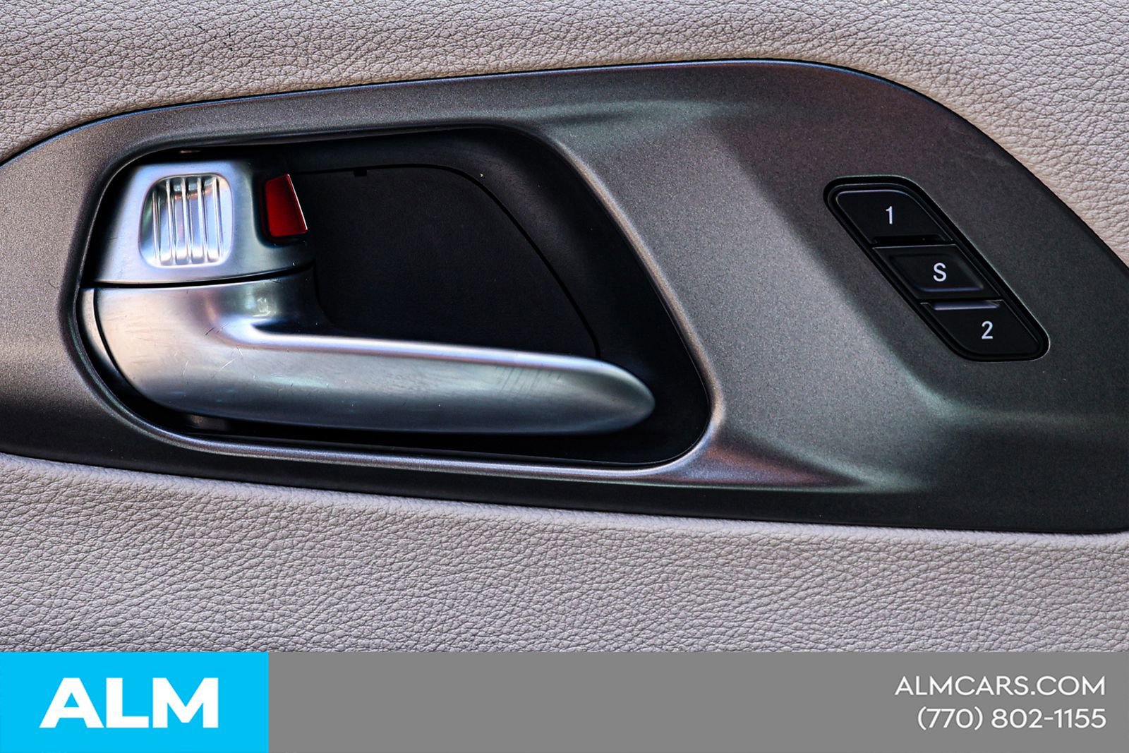 Used 2024 Chrysler Pacifica Touring-L image 40