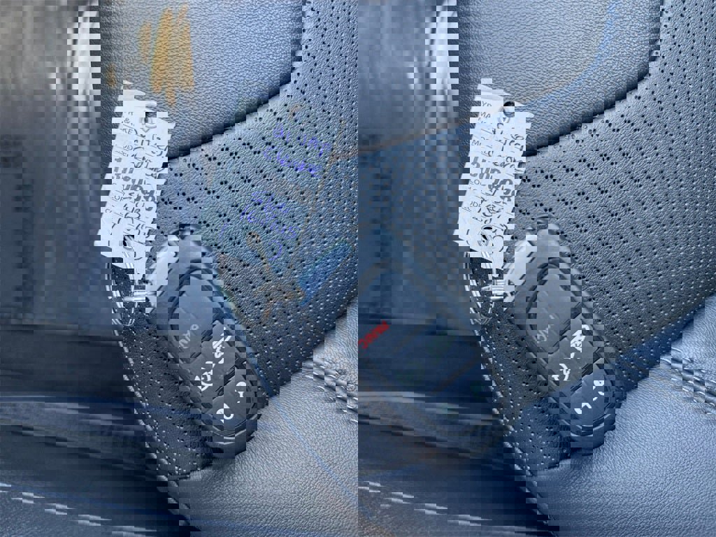 Used 2021 Jeep Cherokee Latitude Lux w/ Comfort/Convenience Group image 31