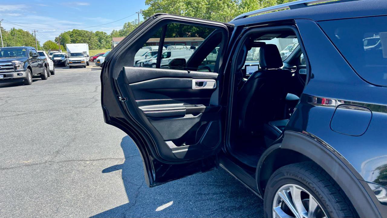 Used 2020 Ford Explorer Limited AWD/4WD image 17