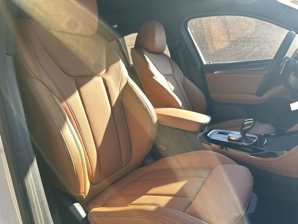 New 2025 BMW X4 xDrive30i w/ Premium Package image 24