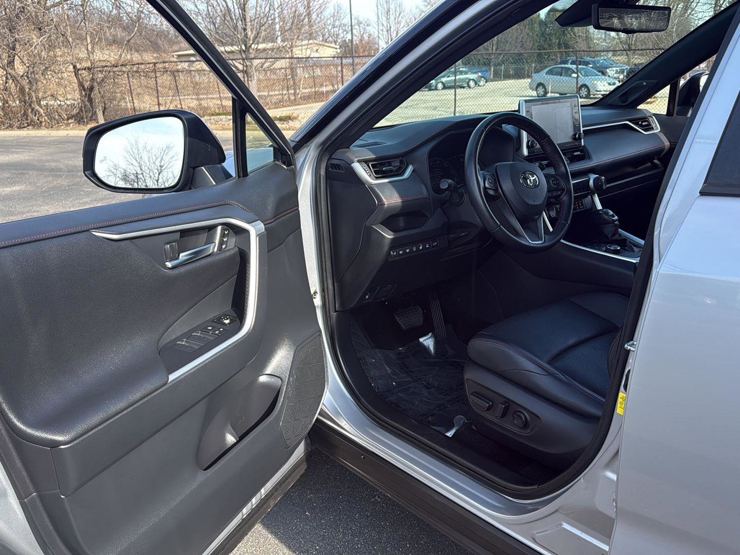 Used 2022 Toyota RAV4 XSE w/ Premium Package image 2