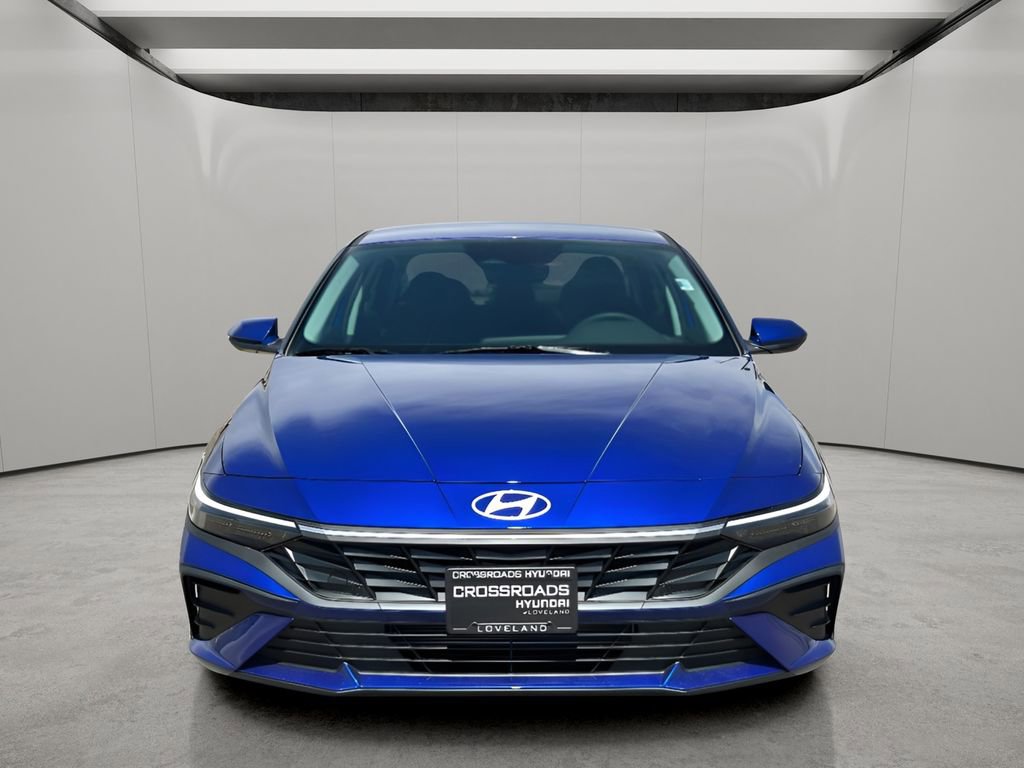 Used 2025 Hyundai Elantra SE w/ Cargo Package image 6
