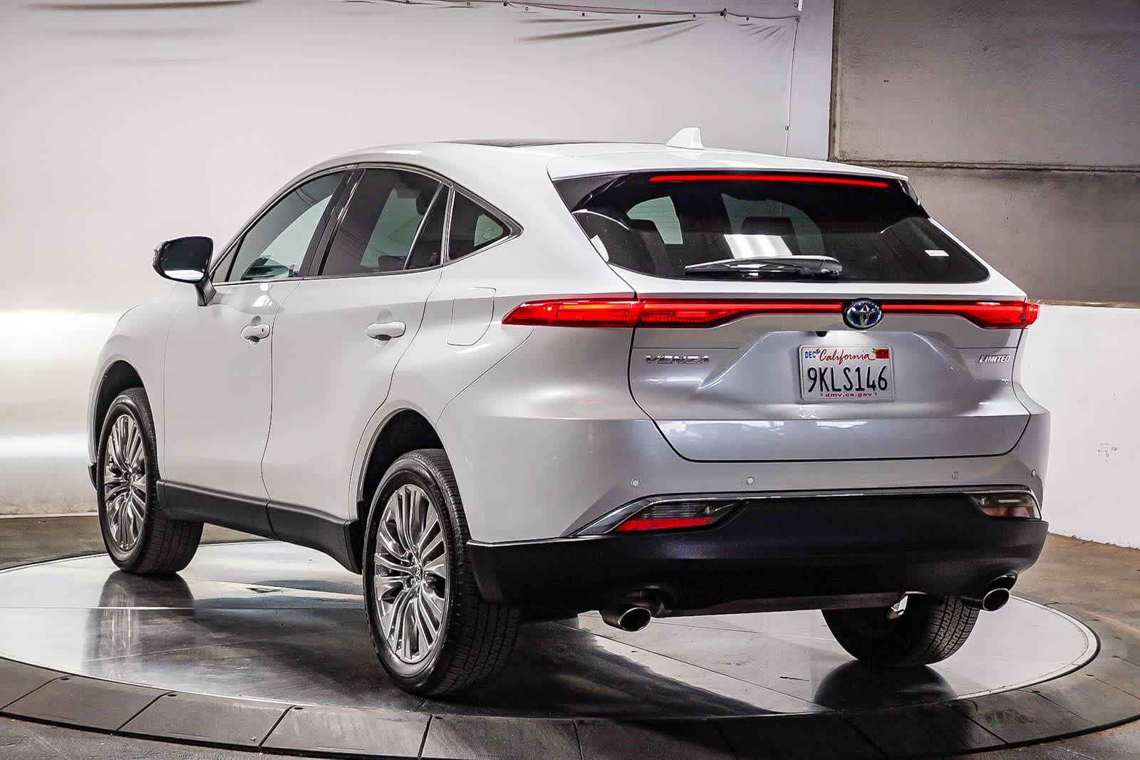 Certified 2024 Toyota Venza Limited AWD/4WD image 7