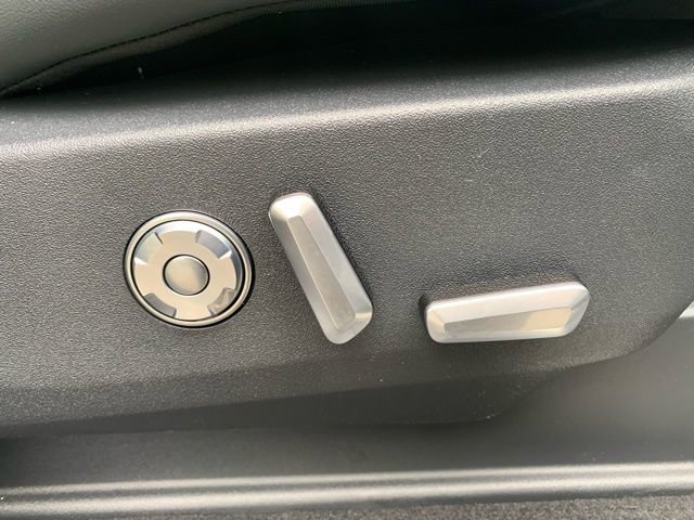 New 2026 Lincoln Navigator Reserve AWD/4WD image 17