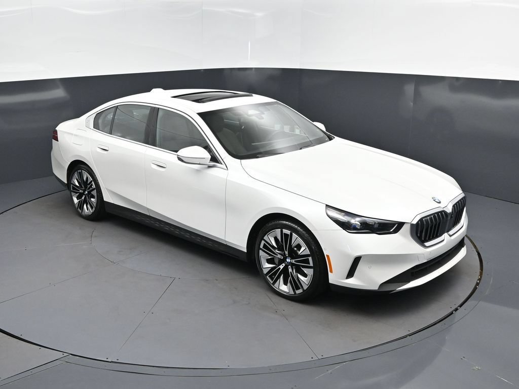 Certified 2026 BMW 530i RWD image 36