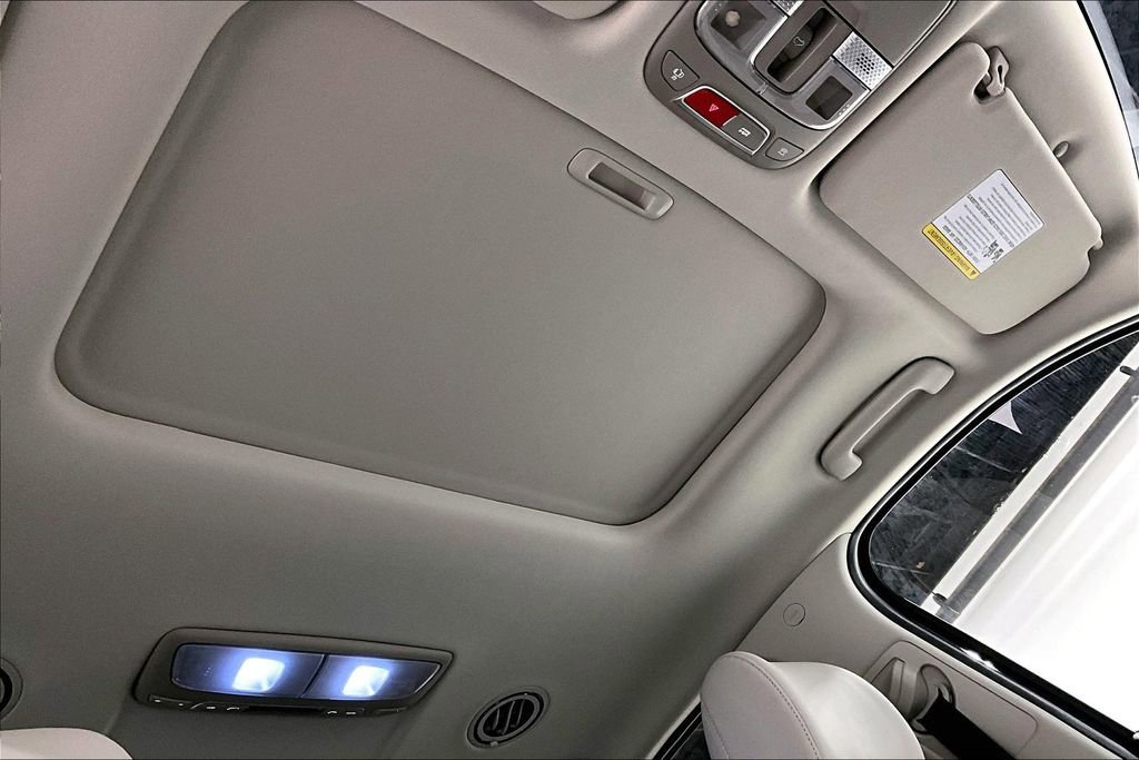 New 2025 Kia Telluride S image 32