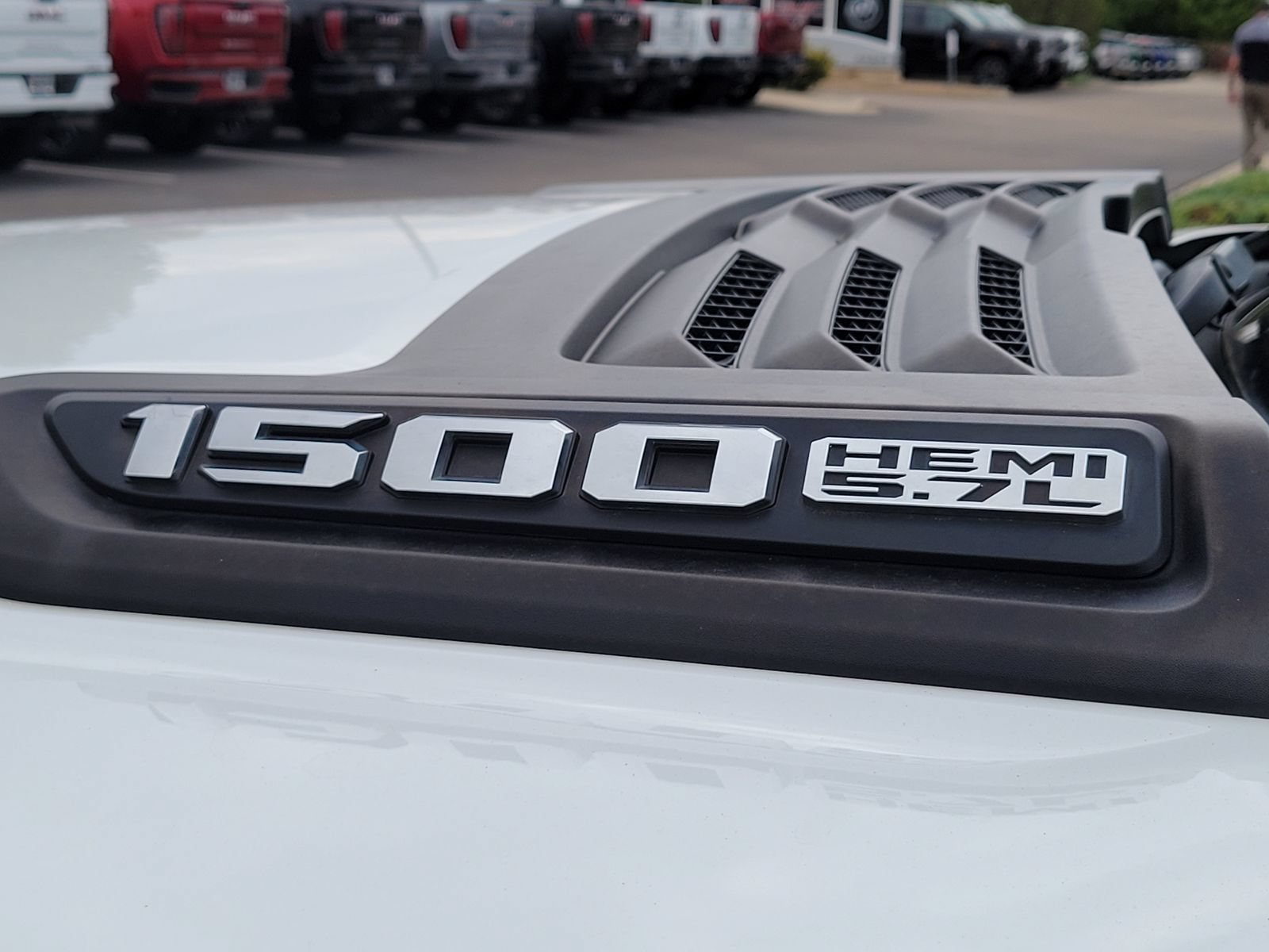 Used 2020 RAM 1500 Laramie w/ Sport Appearance Package AWD/4WD image 17