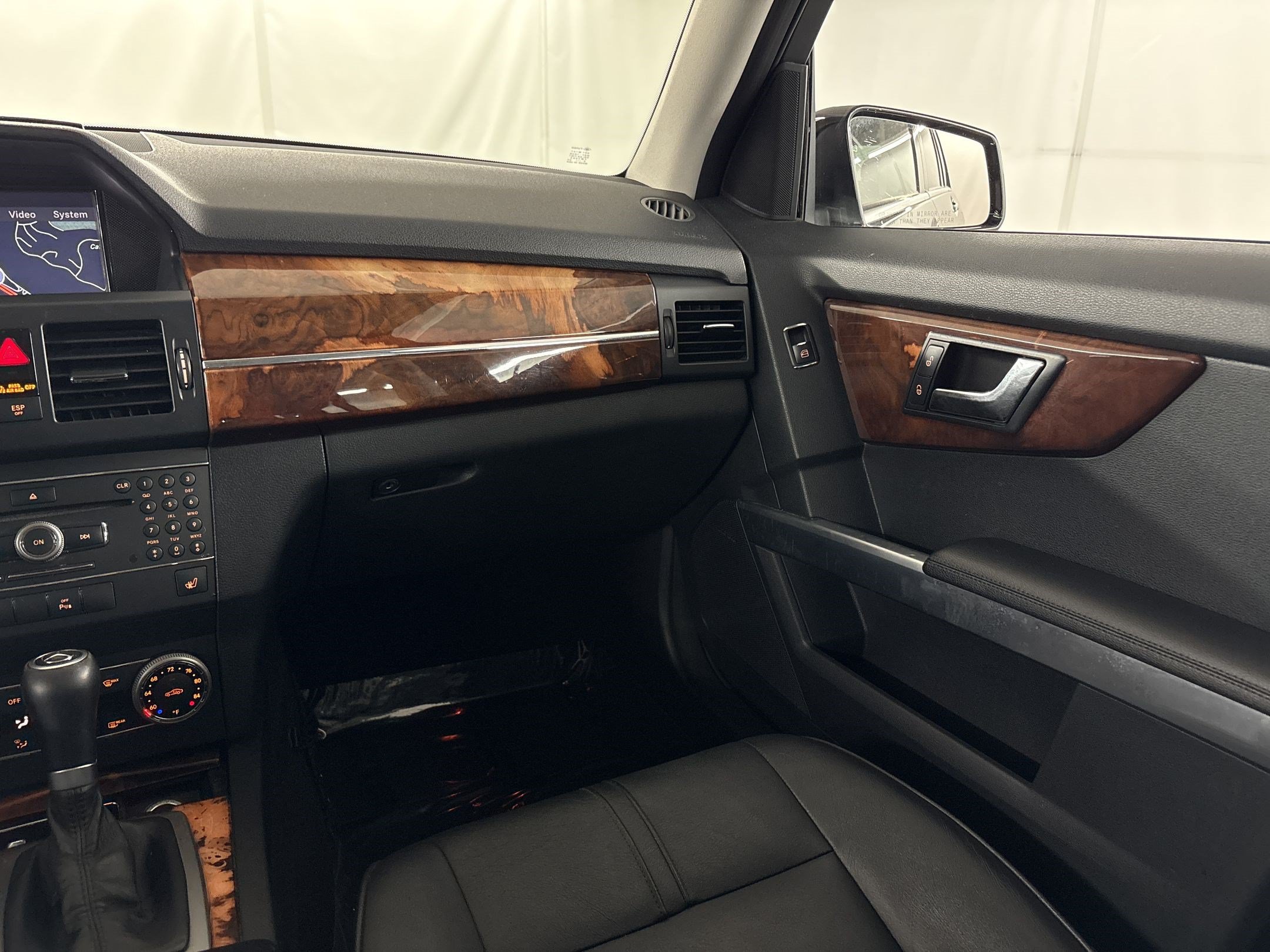 Used 2010 Mercedes-Benz GLK 350 4MATIC image 30