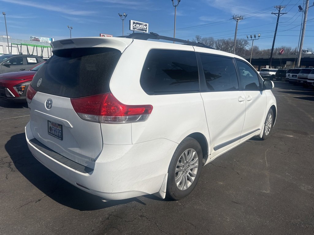 Used 2012 Toyota Sienna image 4