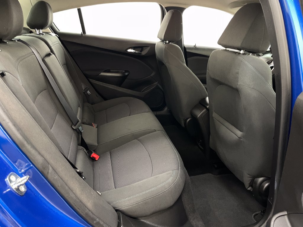 Used 2018 Chevrolet Cruze LT w/ Convenience Package FWD image 37
