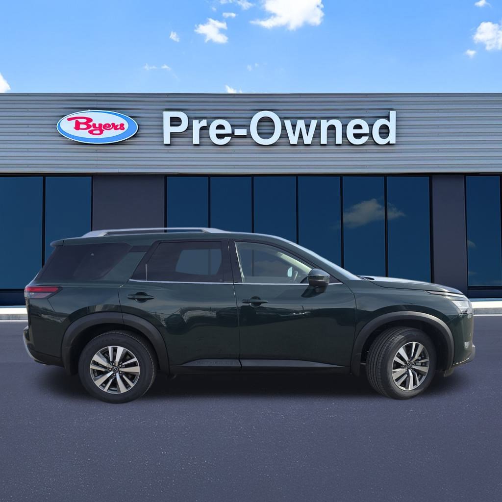 Used 2023 Nissan Pathfinder SL w/ Black Appearance Package image 8