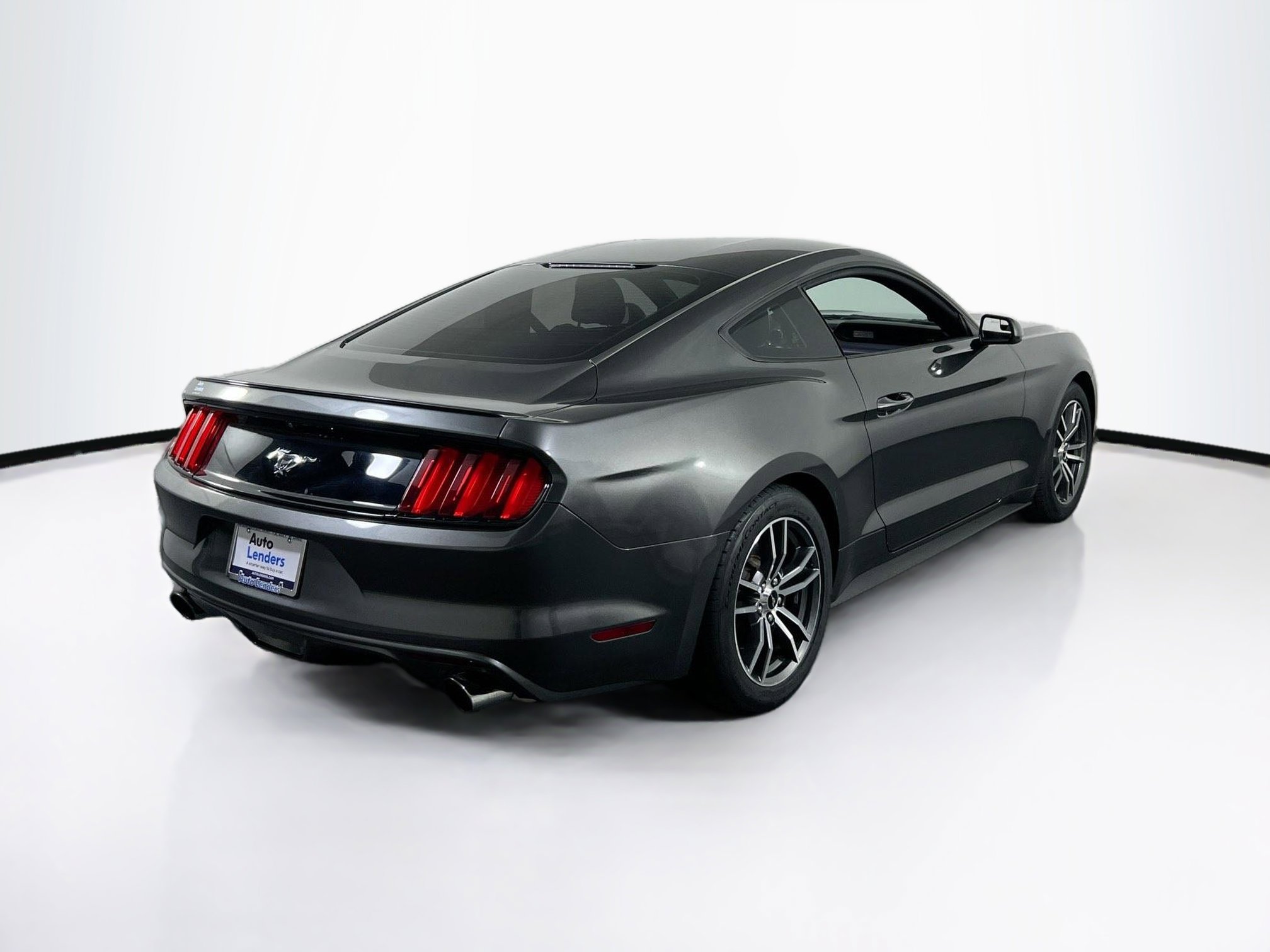 Used 2017 Ford Mustang Coupe image 5