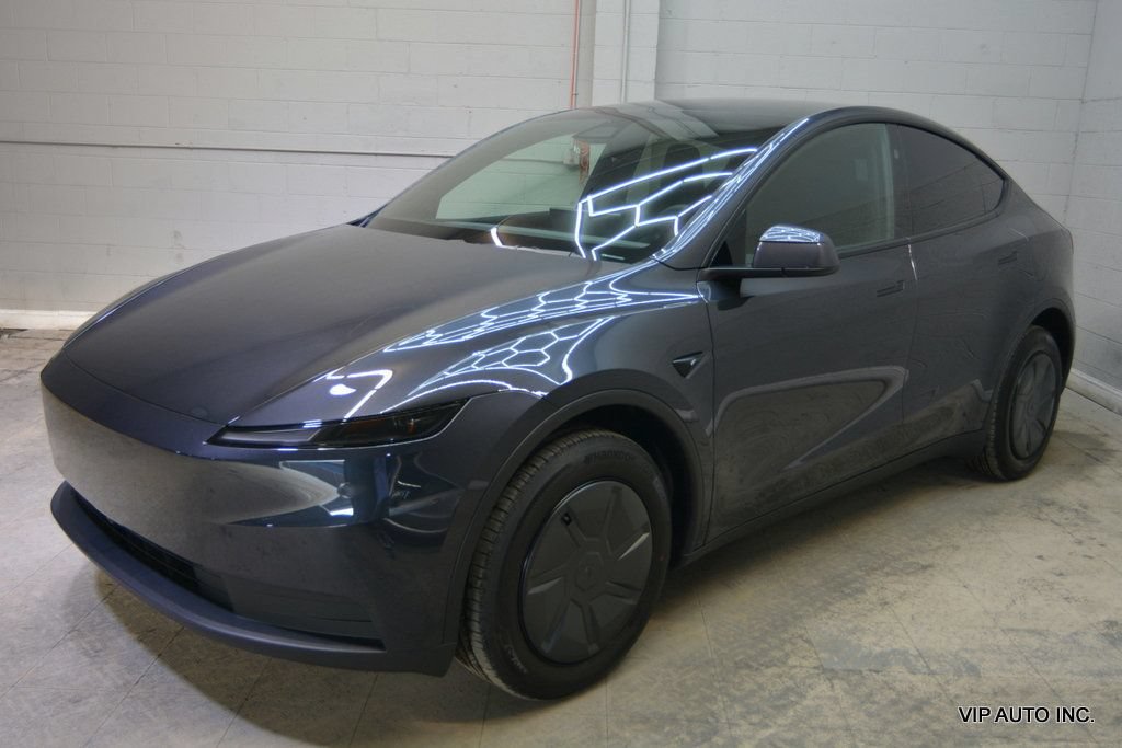 Used 2026 Tesla Model Y 2WD image 2