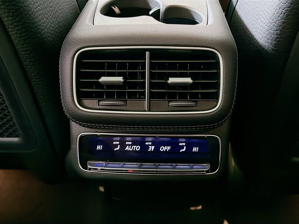 Used 2026 Mercedes-Benz GLS 450 4MATIC image 28