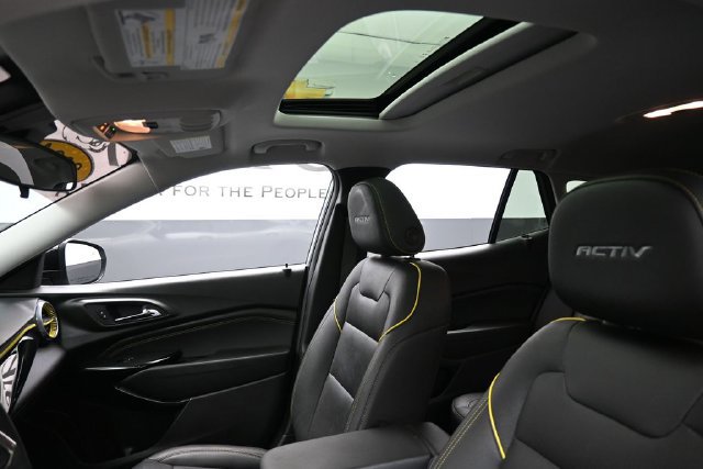 Used 2024 Chevrolet Trax ACTIV w/ Sunroof Package FWD image 18