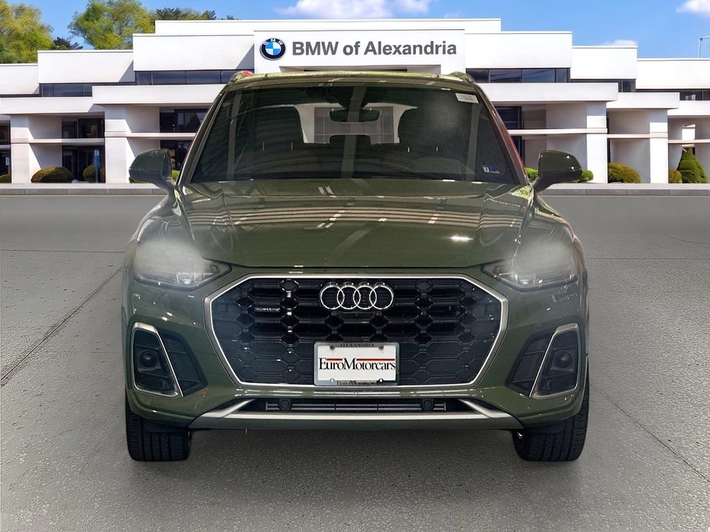 Used 2022 Audi Q5 2.0T Premium Plus w/ Premium Plus Package AWD/4WD image 2