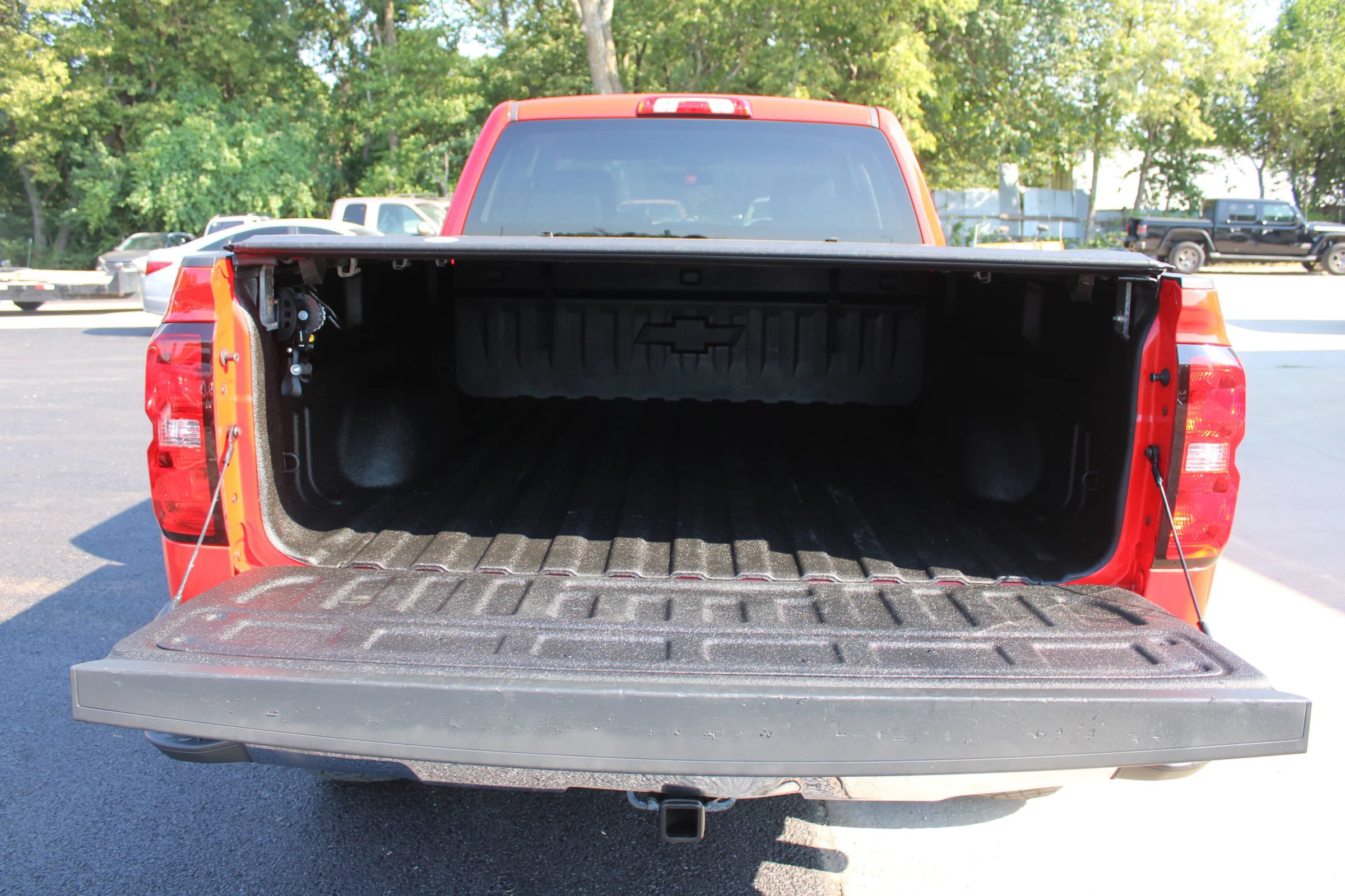 Used 2017 Chevrolet Silverado 1500 LT w/ All Star Edition AWD/4WD image 8
